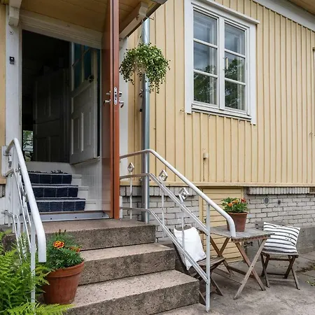 Apartment Roost 4 *